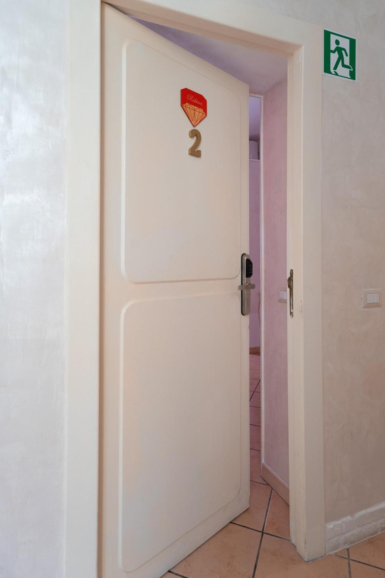 Bed and Breakfast Domus Premuda Рим Экстерьер фото